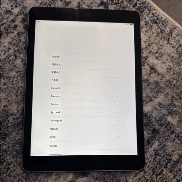 Apple Other - Apple iPad Air 9.7" A1474 -16GB - Space Gray - WiFi